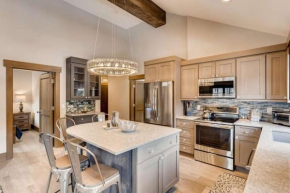 Experience Modern Relaxation & Luxury At Its Best! condo